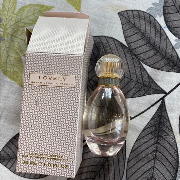 🌷SJP Lovely🌷 - Picture 4 of 8